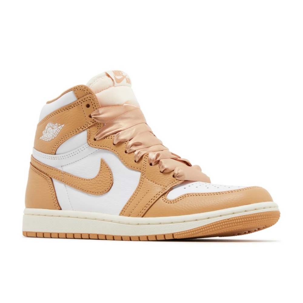 Air Jordan 1 retro high women’s size 7 Praline